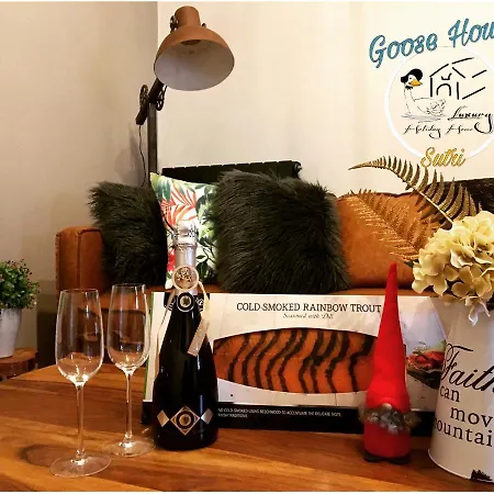 Goose House Luxury Holiday Apartment *